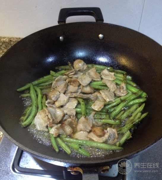 豆角燉肉制作方法？