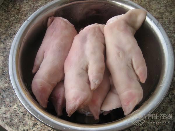 女人吃豬蹄抗衰老好處多  醫生都是這么挑豬蹄的