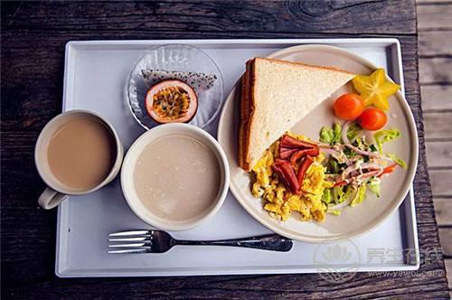 致胖友們：早上犯了這6個(gè)錯誤，你的肥就白減了