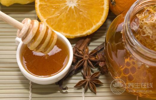 喝蜂蜜水的五大禁忌 空腹喝蜂蜜水易致胃潰瘍