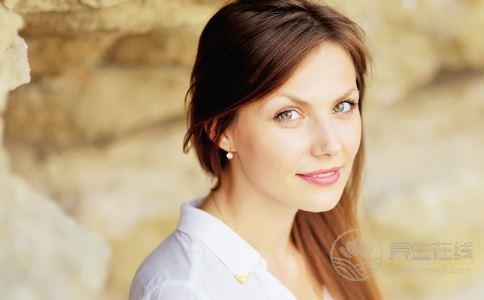 腮幫子大怎么瘦臉3個(gè)簡(jiǎn)單動(dòng)作幫你快速瘦臉