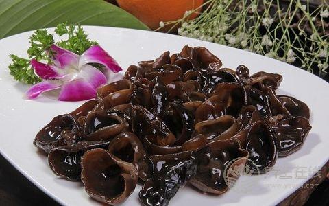 黑白配營養加倍 黑木耳和白木耳搭配益壽抗衰老