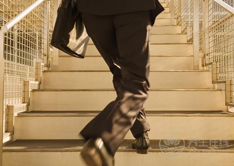 什么原因導致關節炎 日常五個動作千萬別做! 什么原因導致關節炎 日常五個動作千萬別做!