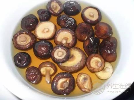 如何挑選干香菇？泡完干香菇的水千萬別倒