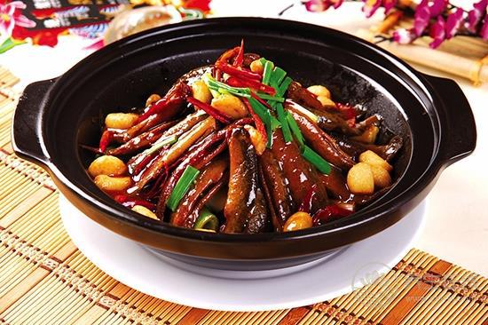 螃蟹不能和哪些食物一起食用 吃螃蟹的禁忌有哪些