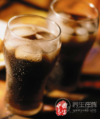 七個小秘籍高效減肥 喝充足的水有氧運動