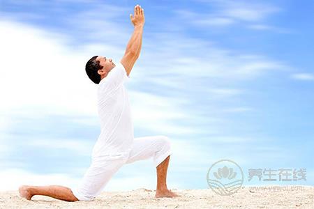 男性也可練瑜伽 8個合適的瑜伽動作