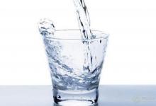有這三種喝水習慣的朋友趕快改改，傷身又傷腎