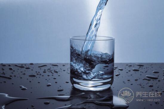 喝足水能幫助減肥！補足水分還有這些功能，你知道嗎
