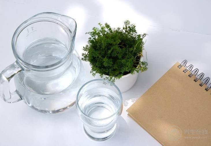 夏天喝水有講究，這幾點(diǎn)要注意