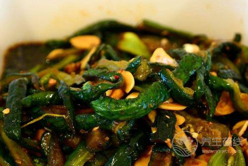 這些食物含有致癌物“亞硝酸鹽”，能不吃就不吃