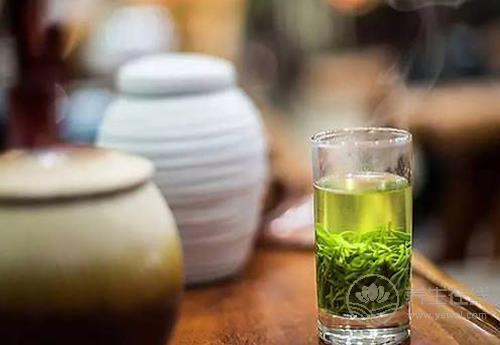 口臭、口腔常有異味，常吃冰箱里的這幾種食物，能緩解