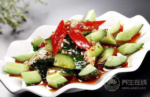 這些食物含有致癌物“亞硝酸鹽”，能不吃就不吃