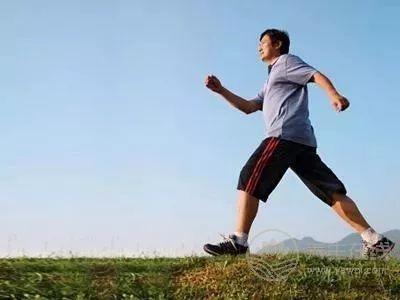 很多人想不到，每天堅持做這事身體棒棒又養生！