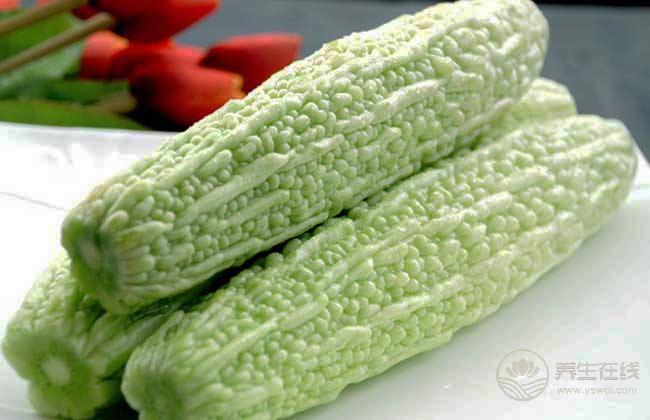 牙齦腫痛很難受，5種食物幫你緩解