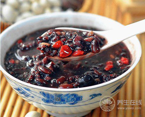 黑豆加枸杞，勝過很多補藥