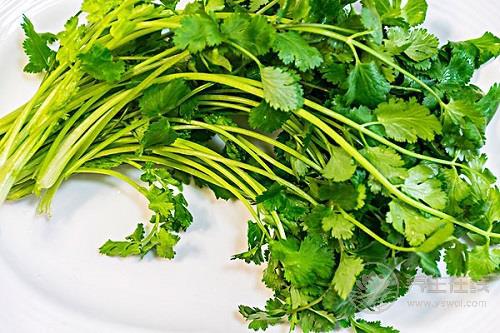 忽然胃痛怎么辦？吃這些東西能馬上緩解