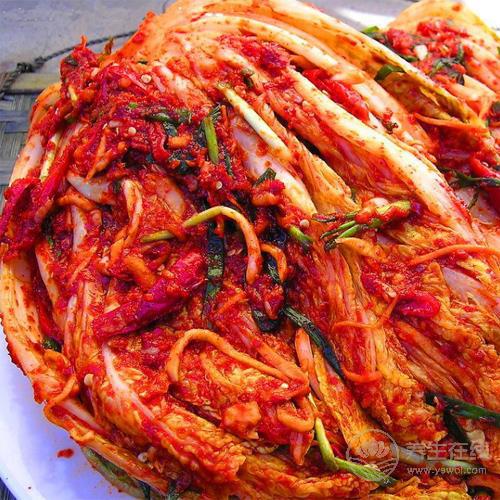 年過40后，這4種食物盡量少碰，以免給血管“添堵”