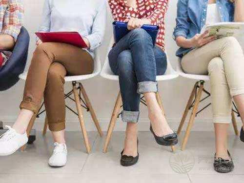 9成人都不知！蹺腿會引發這幾種病