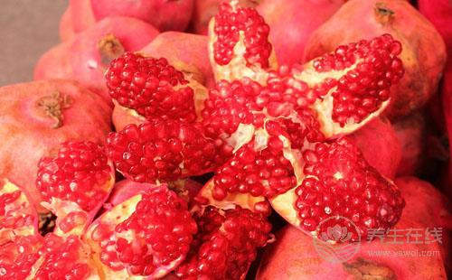 石榴不能和什么一起吃