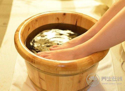 夏天泡腳謹(jǐn)記六禁忌 太飽太餓時不宜泡腳