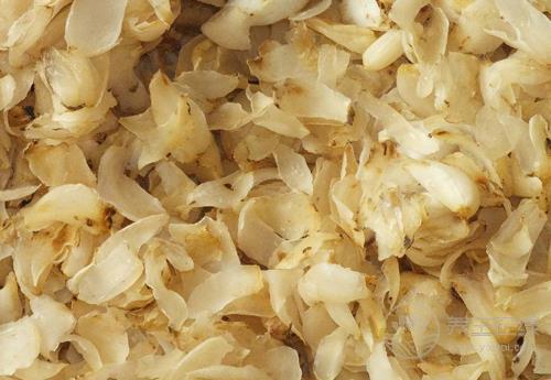 喉嚨有痰不舒服？這幾種食物能幫你改善