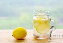 檸檬水美白，但不可過量飲用