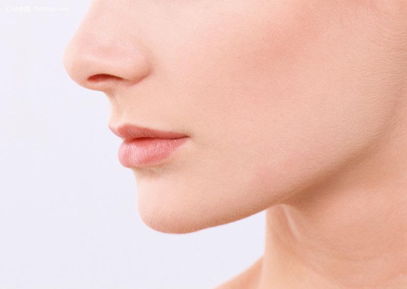如何不通過手術的方式來縮小鼻頭
