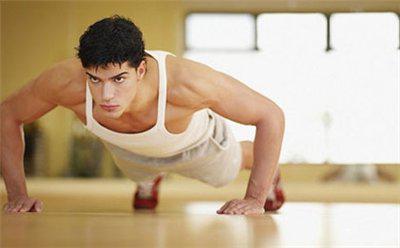 俯臥撐應該怎么做練胸肌效果更好