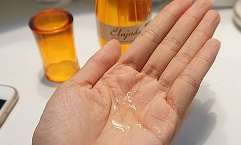 我們?nèi)粘Ｋ玫淖o(hù)發(fā)精油究竟存在哪些功效