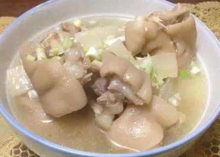 蘿卜豬腳湯應該怎么做營養效果更好-易網健康<a href=http://m.henggaotouzi.com/jkys/ target=_blank class=infotextkey>養生</a>網 蘿卜豬腳湯應該怎么做營養效果更好