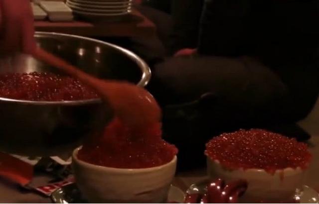 自己在家自制魚子醬蓋飯應該怎么做