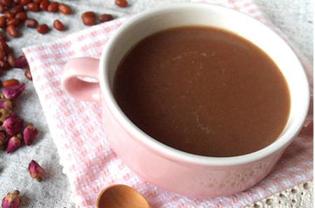 紅豆豆漿對身體的功效以及飲用禁忌-易網健康<a href=http://m.henggaotouzi.com/jkys/ target=_blank class=infotextkey>養生</a>網 紅豆豆漿對身體的功效以及飲用禁忌