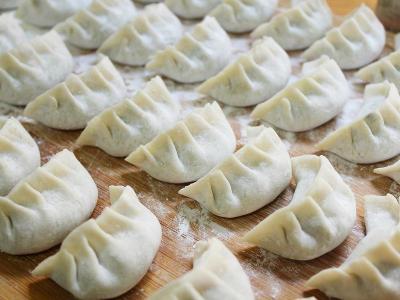 餃子皮應該用冷水和面還是熱水和面