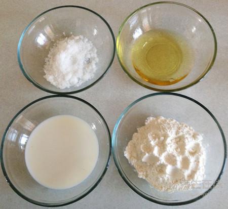 簡(jiǎn)單快捷的戚風(fēng)蛋糕做法