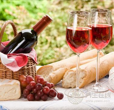 你想在品酒的同時(shí)，讓你肌膚變得更紅潤(rùn)么?