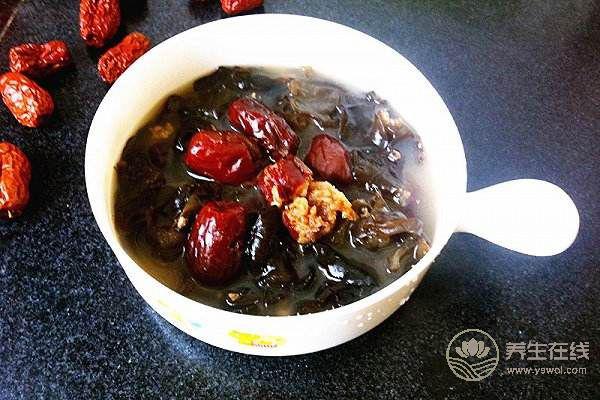 黑木耳紅棗湯 養顏又祛斑