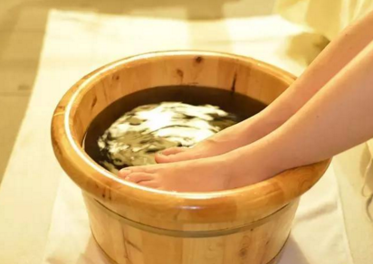 泡腳需要泡多長時間對身體的效果最好
