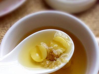 冰糖燉蓮子的做法以及冰糖燉蓮子的功效