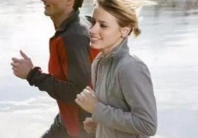 慢走的心率控制在哪個(gè)范圍內(nèi)比較正常