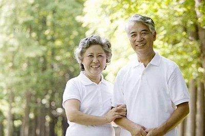 為什么人變老了為什么會變矮如何預防