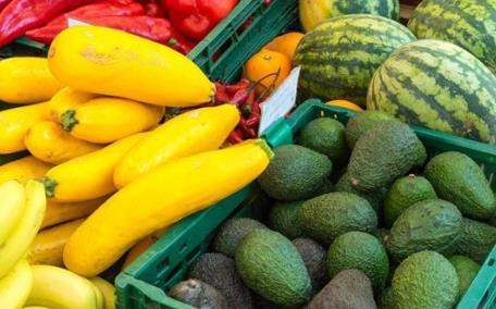 冬天嘴巴開裂嘴唇干吃什么水果恢復