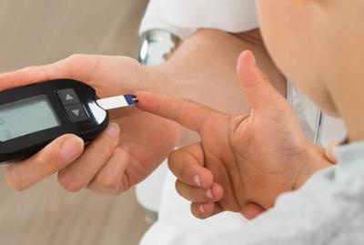 講解尿酸高問題是否跟腎虛有關(guān)聯(lián)