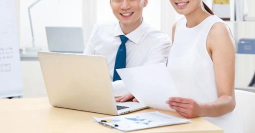 男性腰痛常做以下三種動作有輔助療效-易網健康<a href=http://m.henggaotouzi.com/jkys/ target=_blank class=infotextkey>養生</a>網 男性腰痛常做以下三種動作有輔助療效