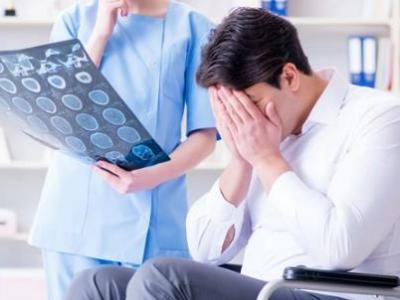 正確的頭部按摩手法預(yù)防脫發(fā)的按摩步驟講解