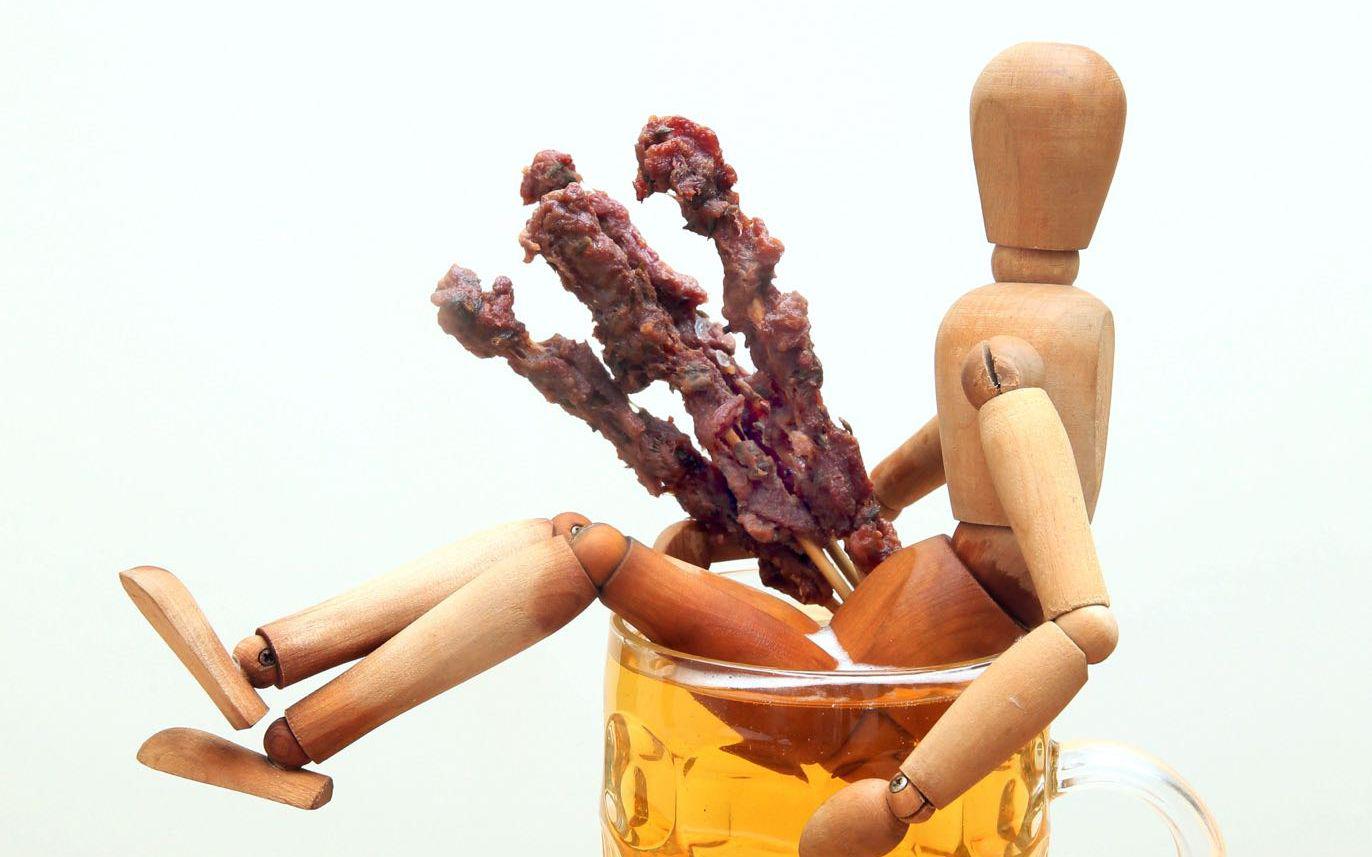 啤酒烤串小龍蝦 大快朵頤當心腹瀉高發!