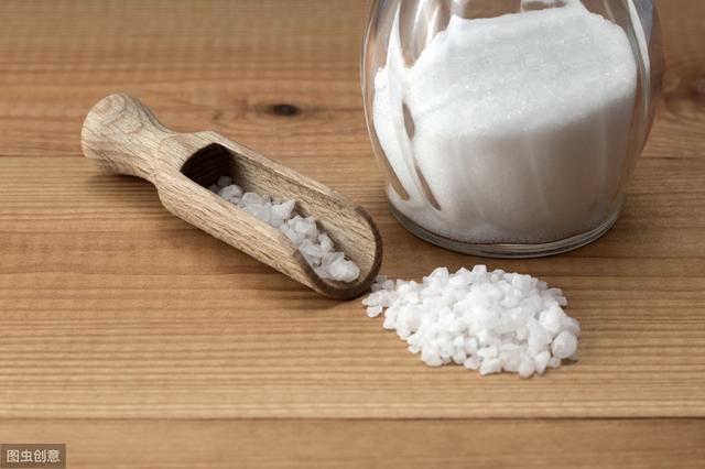 中醫學講食鹽水洗頭能防止脫發？食用鹽竟然有這用途！熟記3款健康養生好食材