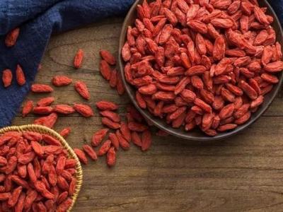 兩首養(yǎng)生打油詩(shī)，背熟，能頂一個(gè)半老醫(yī)生！（個(gè)人收藏，看看吧）