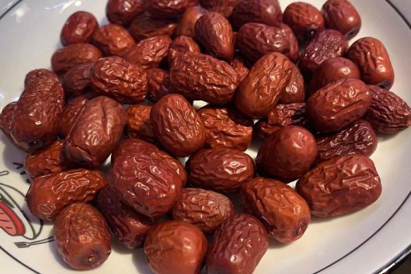 紅棗怎么吃不上火還祛濕 紅棗不上火還祛濕該如何吃-易網(wǎng)健康<a href=http://m.henggaotouzi.com/jkys/ target=_blank class=infotextkey>養(yǎng)生</a>網(wǎng) 紅棗怎么吃不上火還祛濕 紅棗不上火還祛濕該如何吃