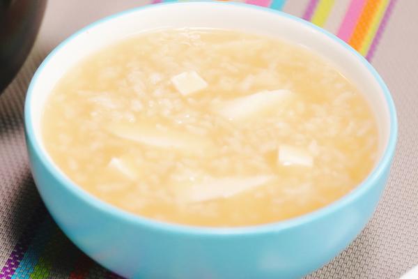 茯苓怎么吃祛濕效果好 不合適吃茯苓的人群-易網健康養生網 茯苓怎么吃祛濕效果好 不合適吃茯苓的人群